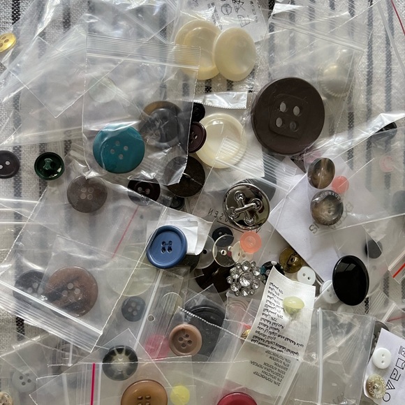 Buttons Bundle - Picture 3 of 7